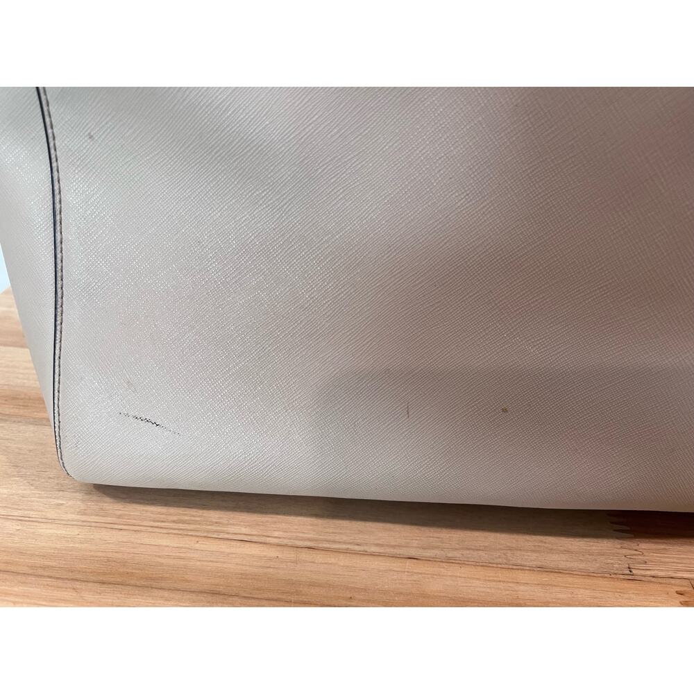 Michael Kors Jet‎ Set Large Tote Bags - Picture 6 of 13